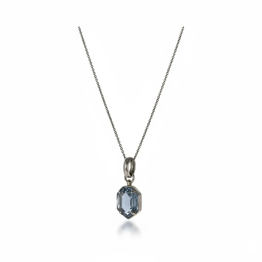 KENDRA SCOTT HALLIE SHORT PENDANT NECKLACE IN Silver SKY BLUE 2136